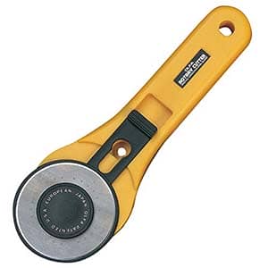 Olfa-rotary-cutter. alandacraft.com,sewing,craft,quilting