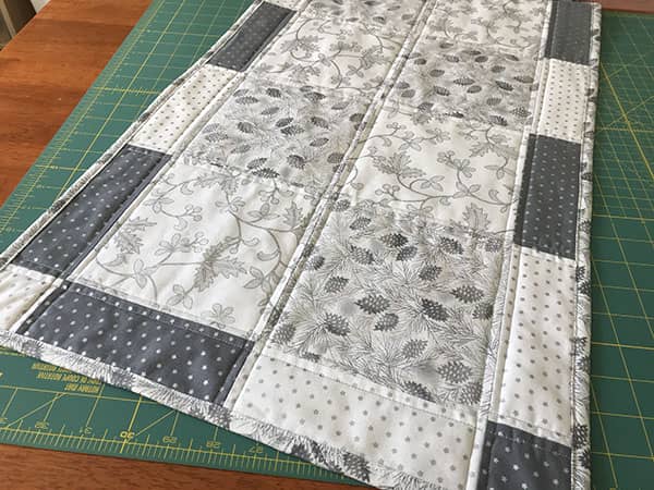 christmas table runner tutorial