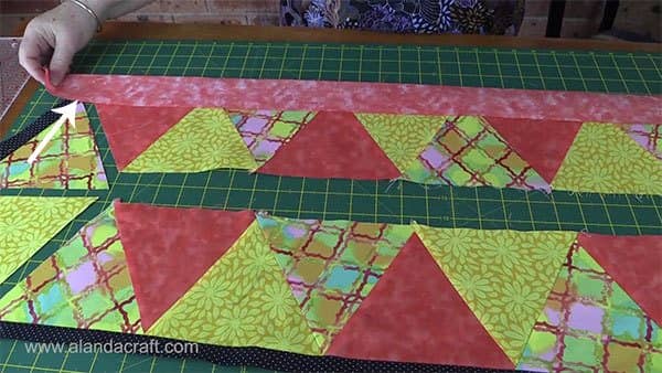 triangle-table-runner.quilting,craft,sewing