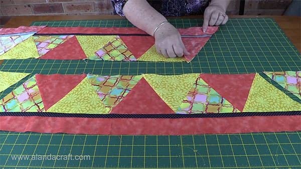 triangle-table-runner,quilting,craft,sewing